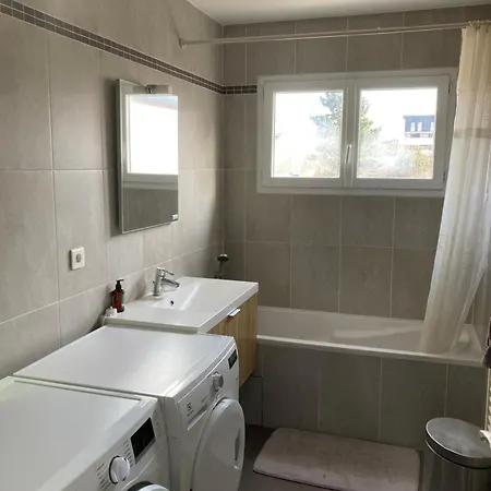 La Maison Des Massena Homestay Noisy-le-Grand
